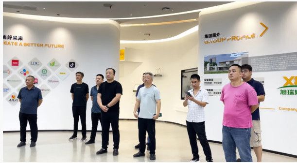 【旭瑞新聞】熱烈歡迎力源集團鴨事業(yè)部杜飛兵總經(jīng)理率領公司管理團隊一行蒞臨旭瑞集團開展參觀交流活動
